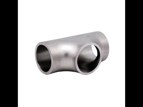 Unser kurzes T-Stück, ISO-Rohr, ist aus Edelstahl AISI 316 gefertigt. Entspricht der Norm DIN 2615. Bestellen Sie hier Schweißfittings in hoher Qualität.