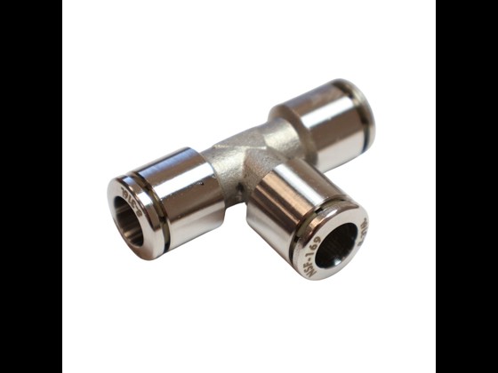 Gerade steckverbindung, T-Stück, aus Edelstahl AISI 316. Inkl. Viton-Dichtung. Geeignet für Druckluftschläuche. Beständig bis +150°C und 20 bar. Hier bestellen!