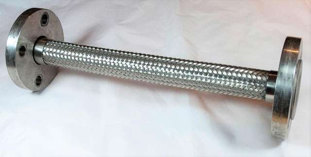 Faltenbalgschlauch mit Edelstahlumflechtung