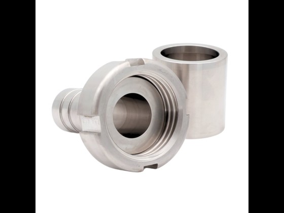 Alfotech's DS Überwurfmutter ist aus hochwertigem Edelstahl gefertigt. Für Anschlüsse zwischen 25,0 mm und bis zu 102,0 mm. Bestellen Sie in unserem Webshop.